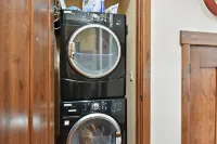 Walk to Skiing, Juniper Landing 2 BR, Pool, Hot Tub, Golf Course Views Hotels in Snyderville