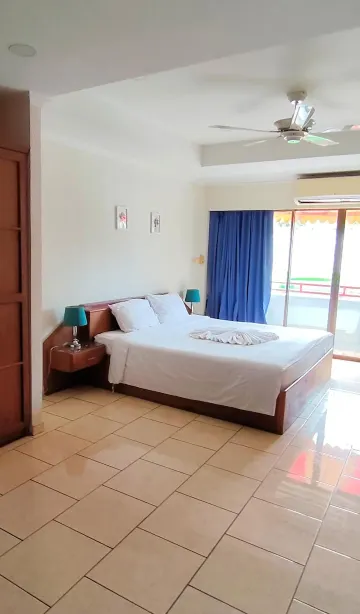 ห้องดีลักซ์ พร้อมระเบียง