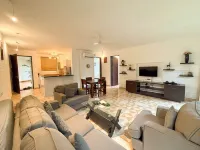 Modern 2bhk w Pool Access 5km to Coco Beach Hotels in Nerul