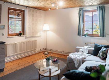 Lakeview Apartment