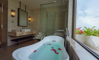 The Palm Nest Cam Ranh Pool Villa