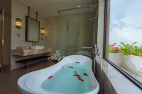 The Palm Nest Cam Ranh Pool Villa