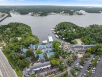 Cozy Pet-friendly Condo w/ Pool - WiFi