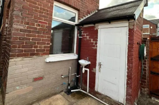 4 Bed House - Sleeps 10 - Garden - Parking - Wifi Hotels in 