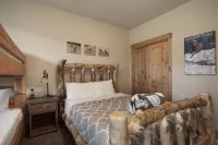 Antler Way at Lakota.... 3 Bedroom Townhouse by RedAwning