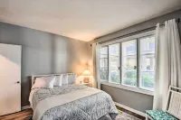 Views, Pools & Marina: Lake Keowee Condo! - balcony