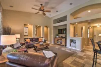 Spacious Surprise Home 6 Mi to Wildlife World Zoo - Wi-Fi