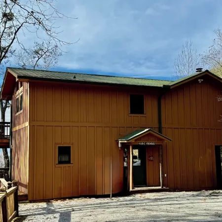 Tara's Treehouse: Another Day in Paradise - Views of the Mountain & Lake Burton
