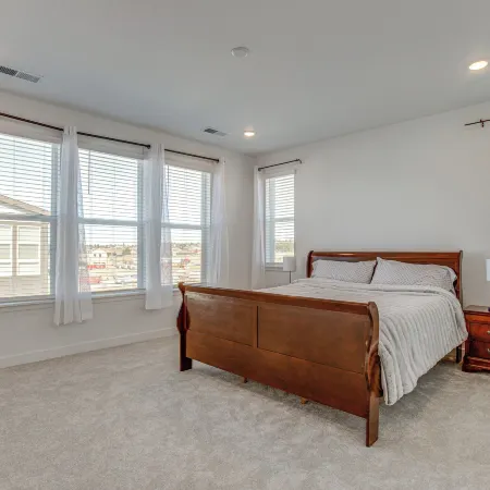 8 Mi to Denver Tech Center: Business-ready Retreat