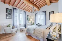 Villa Flora in Montecarlo Hotels in Montecarlo