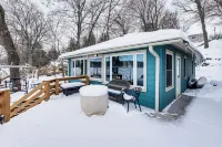 Fish, Swim & Explore: Mukwonago Lake House! - Homestays