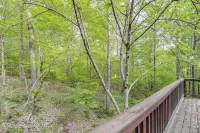 3 Mi to Roswell Riverwalk: Spacious Getaway! - 4-Star