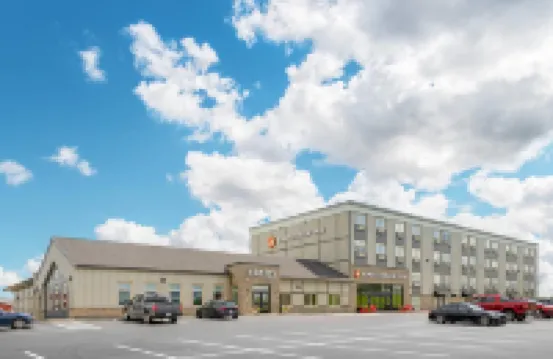 Amsterdam Inn & Suites