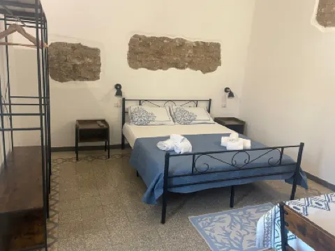 Luxar Suites & Apartments Hotel di 