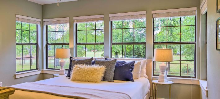 Beautiful Hill Country Cottage - Walk to Downtown! Hotels in Kendall County