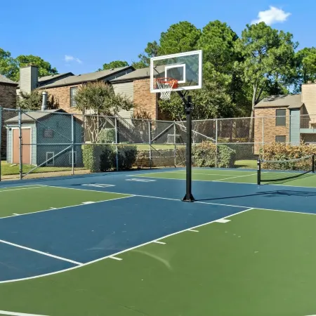Landing Apartments Near Southridge