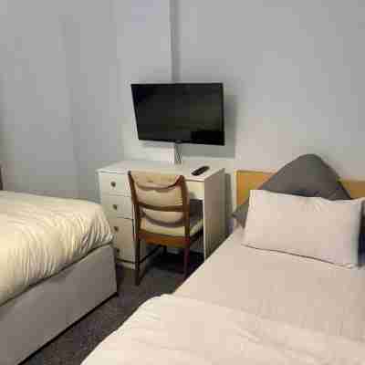 Ensuite Family Room in Dudley Others