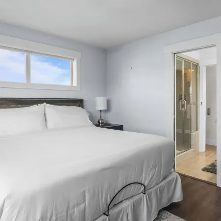 Rooftop Deck w/ Hot Tub Near Dining & Ski Slopes The Lookout by Avantstay
