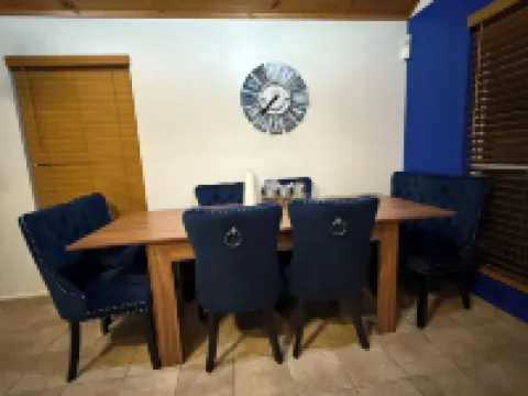 Wake up to river views:dreamy 4 bedrooms escape by the city beach in Dunnellon.