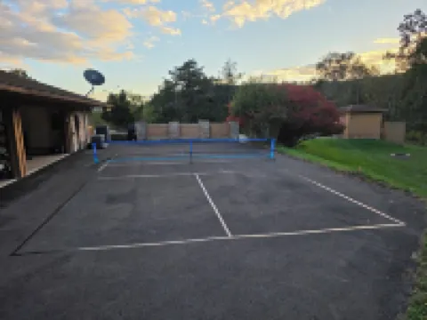 Bluestone Manor-Spacious Comfort for Your Winter Vacation