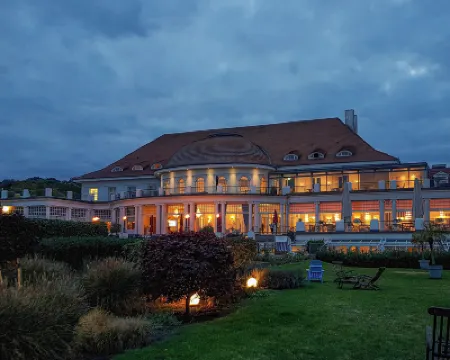 特拉沃明德大西洋大酒店 酒店