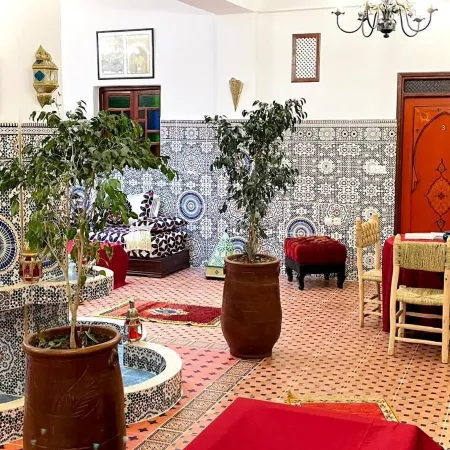 riad la joie