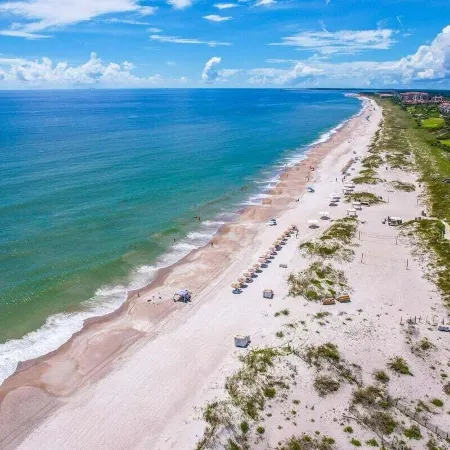 Dog-Friendly Condo Steps to Beach Wth Pool, AC & Elevator