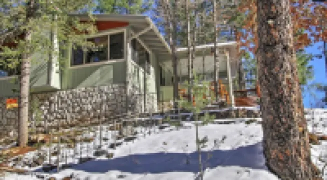 Relax with Peaceful River Views and Wildlife Sightings. A Perfect Retreat.