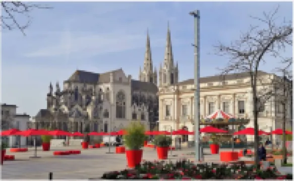 Charming Studio in Historic Residence, Notre Dame View