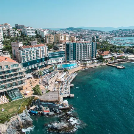 Charisma de Luxe Hotel
