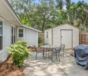 Pet-Friendly Bungalow Near Parris Island, Downtown Waterfront & Parks
