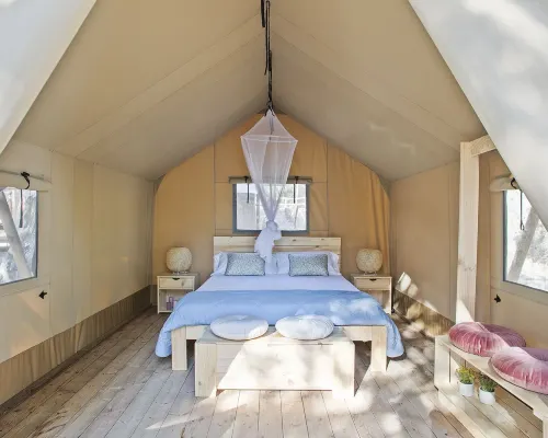 Camping Castell Montgri Hotels in Baix Emporda