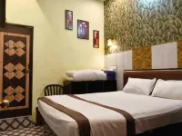 Fauzi Rasoi & Guesthouse