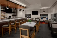 Hyatt House Pittsburgh South Side - بار