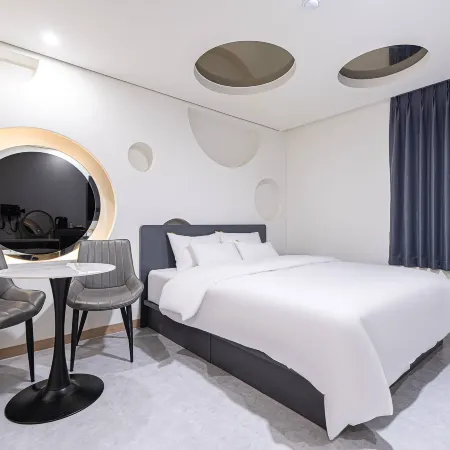 Hanam Lucy Hotel