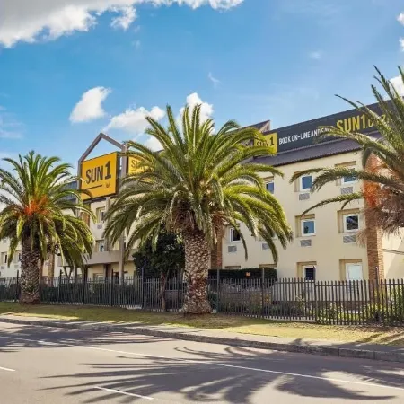 SUN1 Parow Отели рядом с достопримечательностью «Торговый центр N1 City»