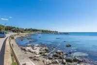 Terrace flat 300 mt from beach