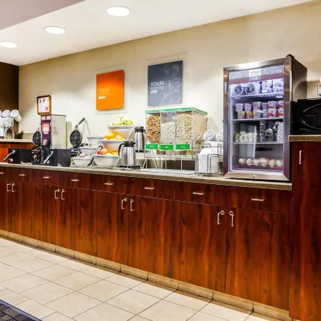 Comfort Suites Independence - Kansas City
