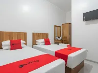 RedDoorz Syariah Plus @ Perintis Guesthouse Tasikmalaya Hotels in Cihideung