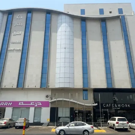 Julnar Al Sharq Serviced Apartments Отели рядом с достопримечательностью «Банкетный зал Moonlight»