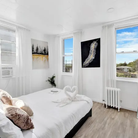 Luxury NY Home 3Br with Easy Parking