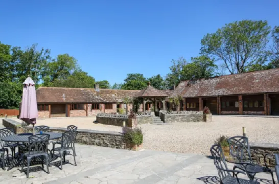 Kingston Country Courtyard Hotels in 