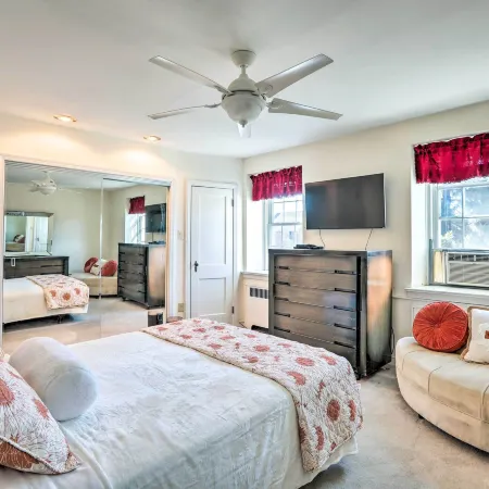 Townhome w/ Porch, 7 Mi to Lincoln Financial Field