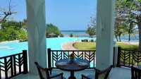 Zahari Oceanfront - 2-Star