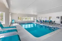 Comfort Inn & Suites Harrisburg-Hershey North - Pools