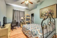 Pool & Lanai! Sophisticated Spring Hill Stay - Boutique