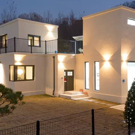 Damyang H House