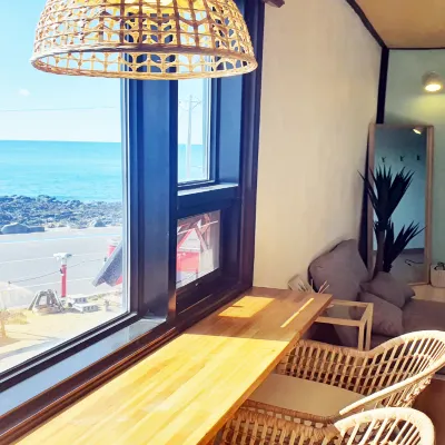 Seogwipo Stayvanhana Dog Pension Hotel dekat Kuil Yonghwasa
