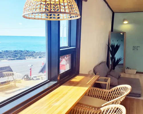 Seogwipo Stayvanhana Dog Pension Hotels near Pyoseon