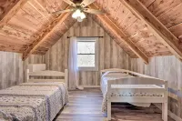 El Dorado Springs Cabin: Near Trails & Parks! - Wifi